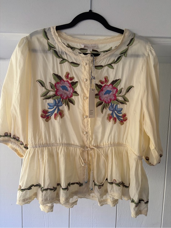 Jennifer And Grace Tops - Embroidered Cream Peasant Blouse - Floral Detail
